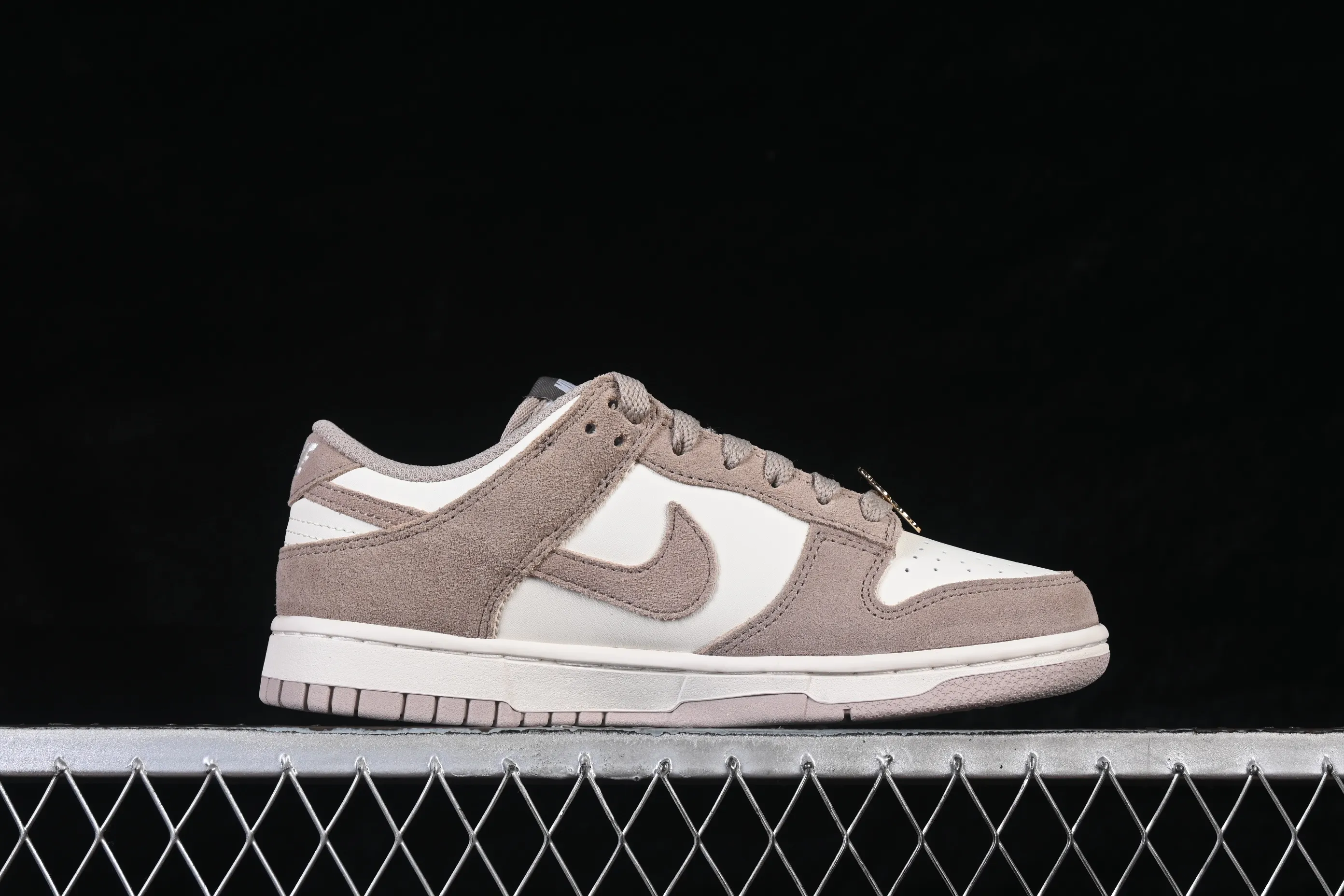 All Categories Nk SB Dunk Series Nk SB Dunk Low Low-top sneakers Nike SB Dunk Low Year of the Horse Gray White Low-top casual sneakers IB4417-105